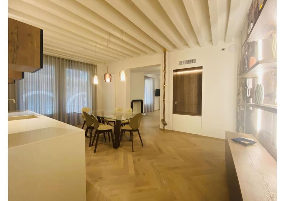 Sweet Time Venice, Luxury San Marco Frezzaria Apt! Exterior photo